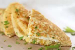 CHICKEN AND CHEESE QUESADILLA