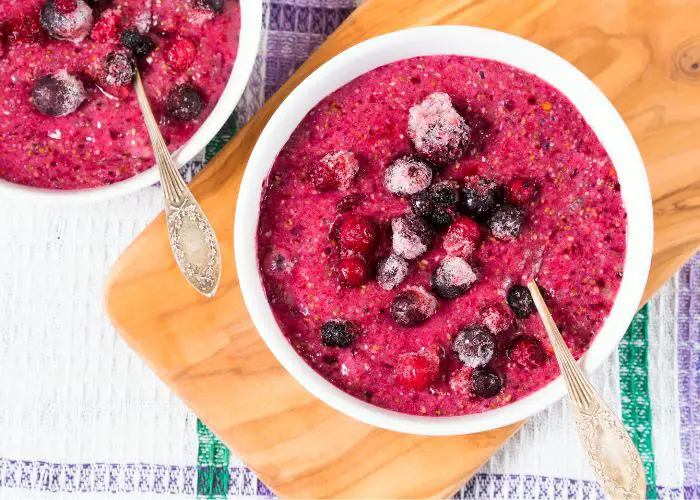 cranberry smoothie bowl 