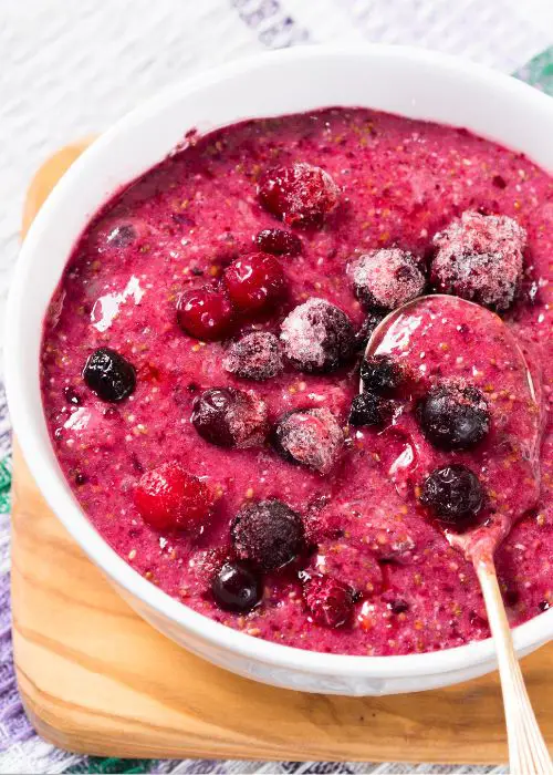 cranberry smoothie bowl 