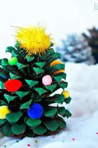 PINECONE CHRISTMAS TREE DECORATION